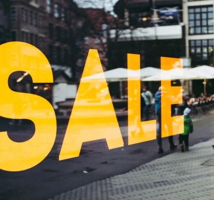 Більшість українців не вірять в акції і не купуватимуть на Чорну п