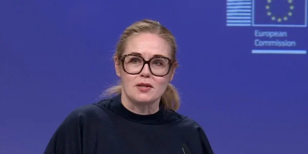 Імпорт російської нафти до ЄС: у Єврокомісії нагадали Угорщині та Словаччині про важливий нюанс