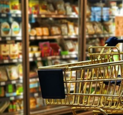 Роздрібний ринок у росії переживає спад уже сім кварталів поспіль, що пов’язано з війною та санкційним тиском - ЦПД