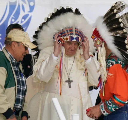 Ватикан повернув 62 артефакти корінним народам Канади