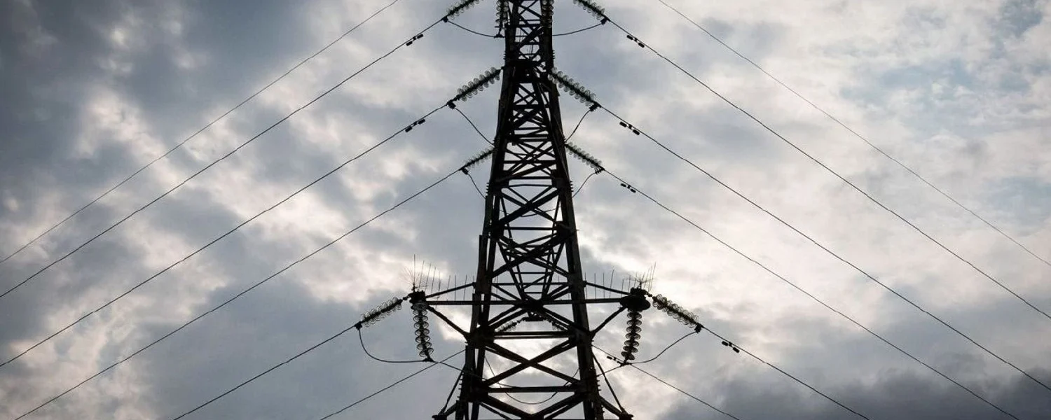 Екстрені відключення світла охопили Київ та низку областей: кого зачепило