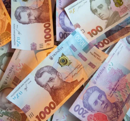 Шістьох ділків запідозрили у схемі ухилення від сплати податків на 35 млн грн через операції