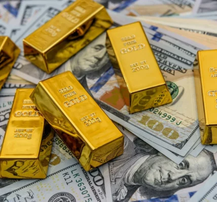 Золото досягло тижневого максимуму після сигналів ФРС про можливе грудневе зниження ставок