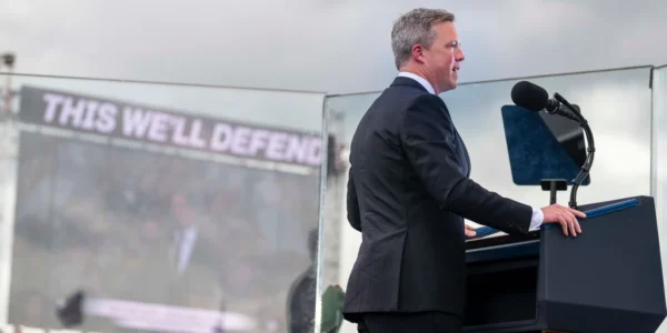 Міністр армії США вдруге зустрівся з росіянами в ОАЕ на тлі переглянутого мирного плану, названого російськими чиновниками невдалим - Bloomberg