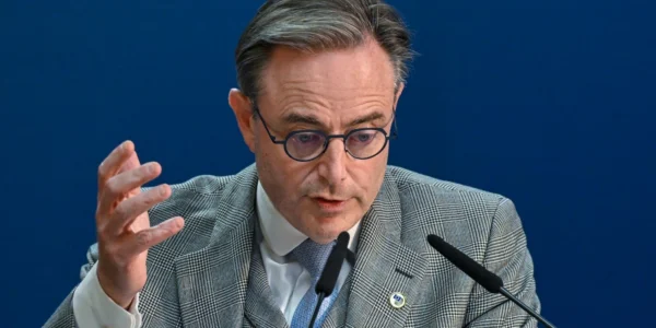 Бельгії вдалося уникнути розвалу уряду на тлі досягнення де Вевером бюджетної угоди