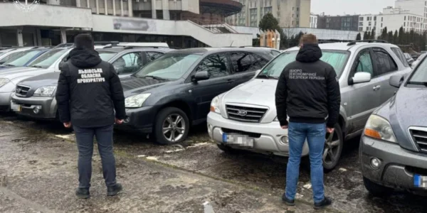 Завозили як гуманітарну допомогу для ЗСУ: на Львівщині викрито масштабну схему продажу авто
