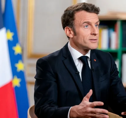 Макрон закликав Китай підтримати