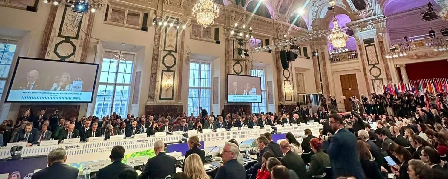 "Якщо є шанс за столом переговорів, він має бути головним": у МЗС перед переговорами у США заявили про прихильність використати будь-яку можливість завершити війну