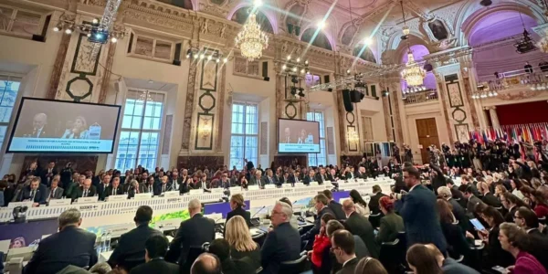 "Якщо є шанс за столом переговорів, він має бути головним": у МЗС перед переговорами у США заявили про прихильність використати будь-яку можливість завершити війну