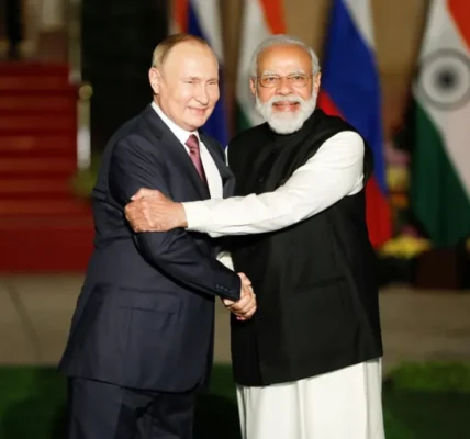 Індія отримає російський підводний човен за угодою на $2 млрд на тлі візиту путіна - Bloomberg