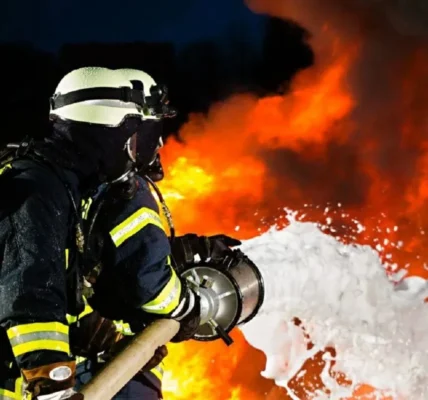 російське місто сизрань атаковано БпЛА: ймовірно, горить нафтопереробний завод