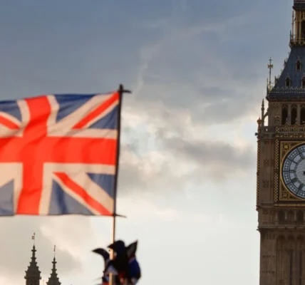 Британія готова передати Україні 8 мільярдів фунтів заморожених російських активів - The Times