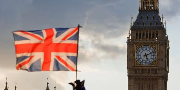 Британія готова передати Україні 8 мільярдів фунтів заморожених російських активів - The Times