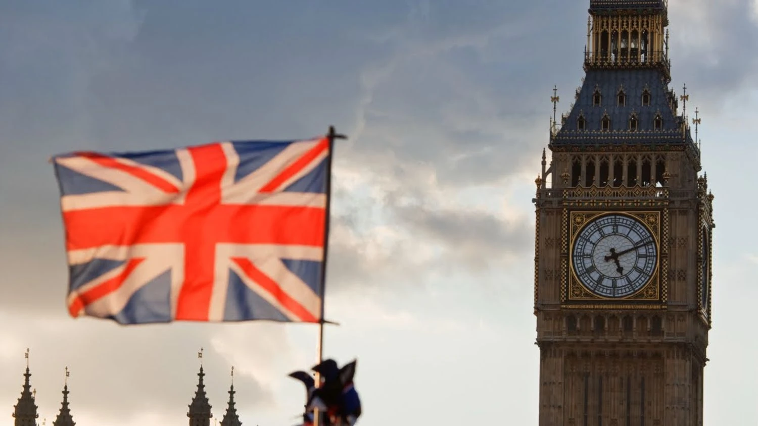 Британія готова передати Україні 8 мільярдів фунтів заморожених російських активів - The Times