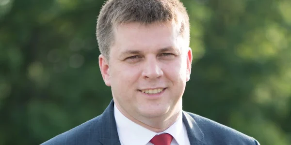 Поширював проросійські наративи та сприяв підривній діяльності рф: депутату від