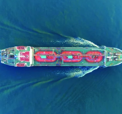 Катар заявив, що попит на ШІ та недостатні інвестиції можуть призвести до дефіциту СПГ