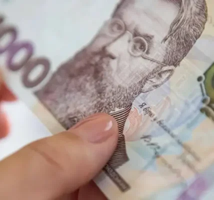 Українці почали отримувати 6500 гривень допомоги в рамках “Зимової підтримки”: хто може претендувати на виплати