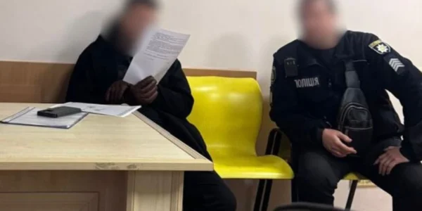 У столиці затримали чоловіка, який убив 89-річну бабусю та намагався вбити матір