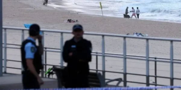 Масова стрілянина на пляжі Бонді під час Хануки є терактом, натхненним ІДІЛ - AP News