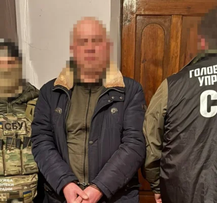 Коригував атаки рашистів по складах з боєприпасами і дронами: затримано