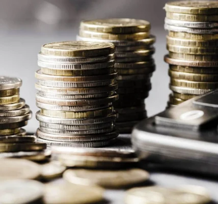 Рекордно прибутковий рік для багатіїв: топ-10 мільярдерів світу збільшили капітал на 729 млрд доларів за рік – список