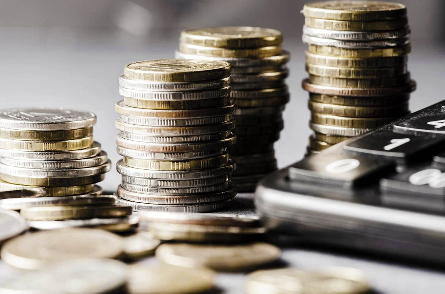 Рекордно прибутковий рік для багатіїв: топ-10 мільярдерів світу збільшили капітал на 729 млрд доларів за рік – список