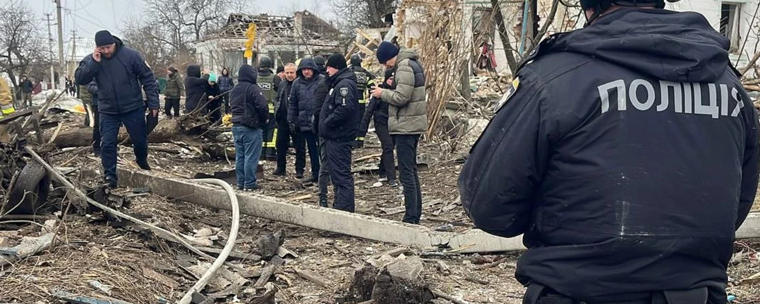 Російська ракета влучила в житловий мікрорайон Умані: поліція показала наслідки удару