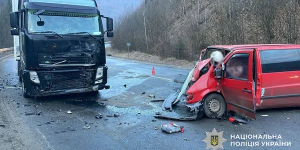 У Карпатах на Абранському перевалі сталась ДТП: одна людина загинула, ще двоє - травмовані