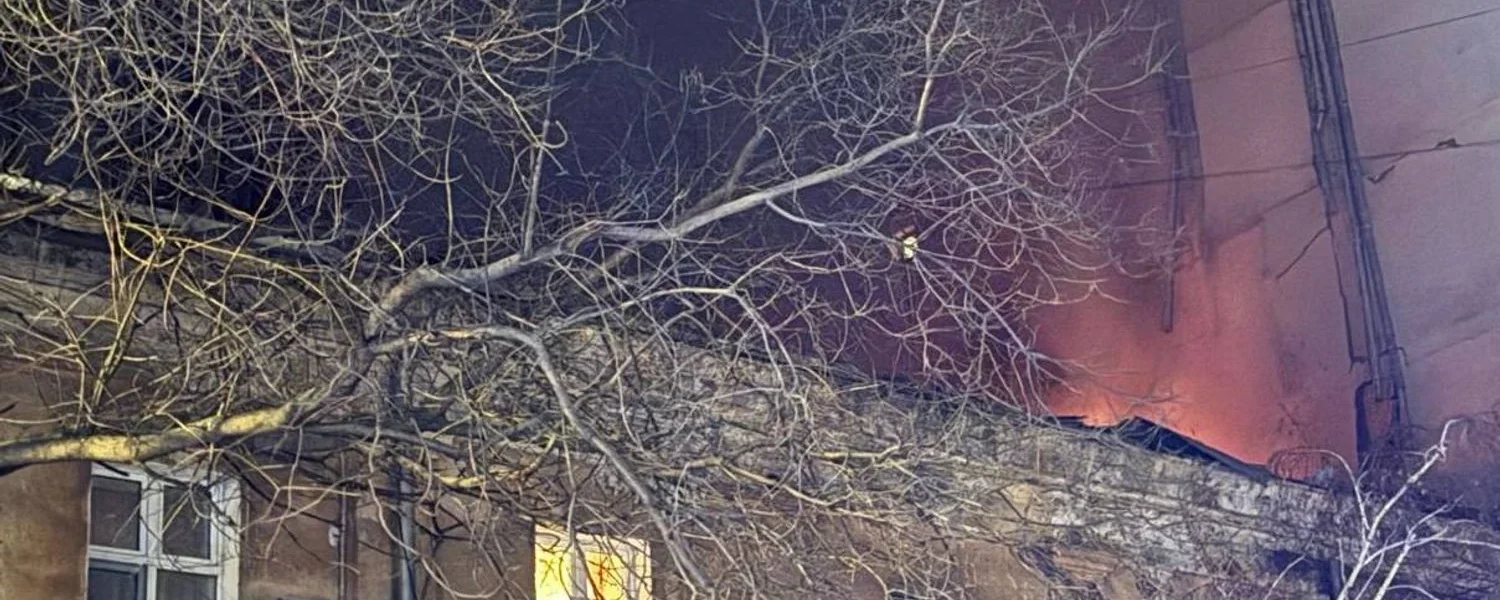 Атака рф по Одесі 27 грудня: БПЛА влучив у житловий будинок