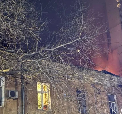 Атака рф по Одесі 27 грудня: БПЛА влучив у житловий будинок