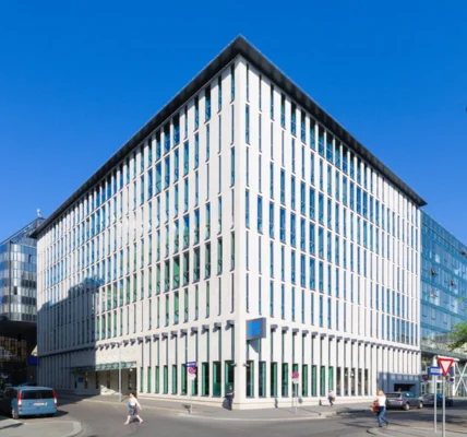 ОПЕК+ погодилася підтримувати стабільний видобуток нафти попри розбіжності між членами