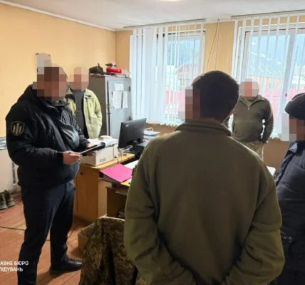 На Івано-Франківщині затримали військовослужбовця ТЦК за побиття чоловіків призовного віку