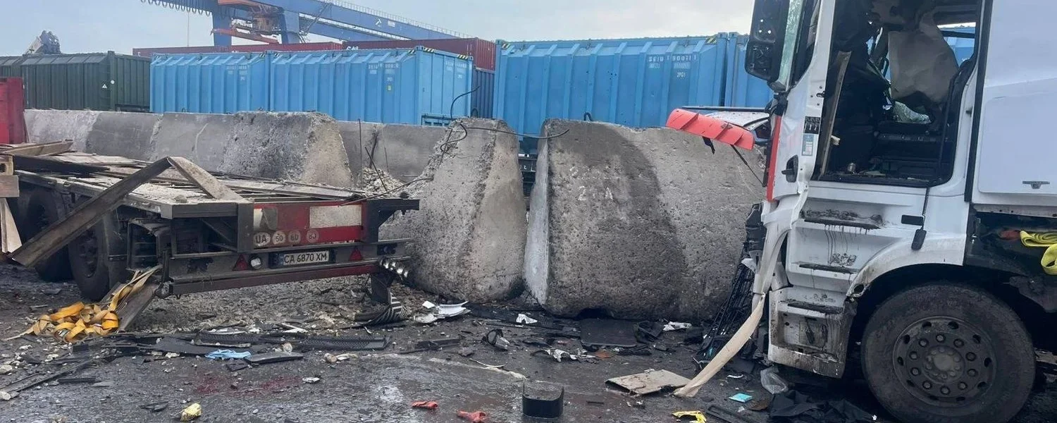 росія знову атакувала два порти Одещини: є загиблий, ще п