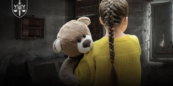 Роками ґвалтував малолітню онуку: на Сумщині 64-річному чоловіку повідомили про підозру, прокурори наполягатимуть на довічному