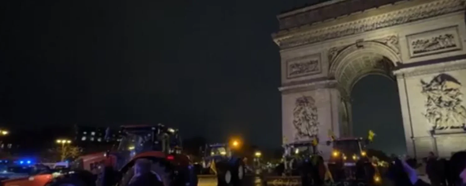 Фермери заблокували тракторами Париж з Тріумфальною аркою: протестують проти торговельної угоди ЄС з Mercosur