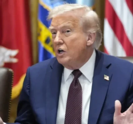 Трамп може дати Європі гарантії безпеки для України в обмін на Гренландію - Politico