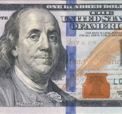 Долар США різко впав через тиск на незалежність ФРС та початок розслідування проти голови відомства Пуелла