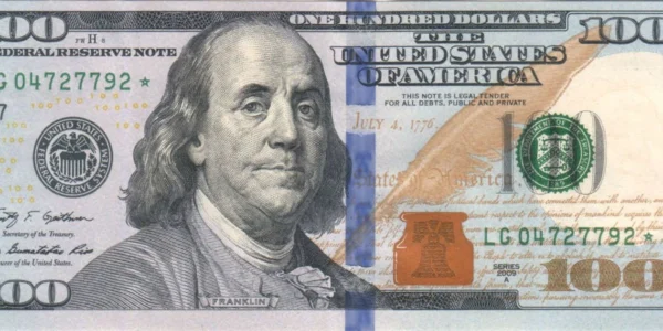 Долар США різко впав через тиск на незалежність ФРС та початок розслідування проти голови відомства Пуелла