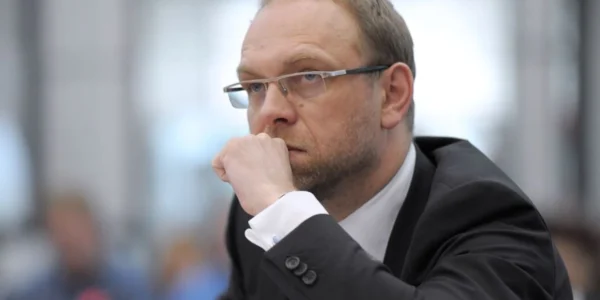 Народний депутат Сергій Власенко заявив про політичну помсту НАБУ через роботу ТСК та критику антикорупційних органів