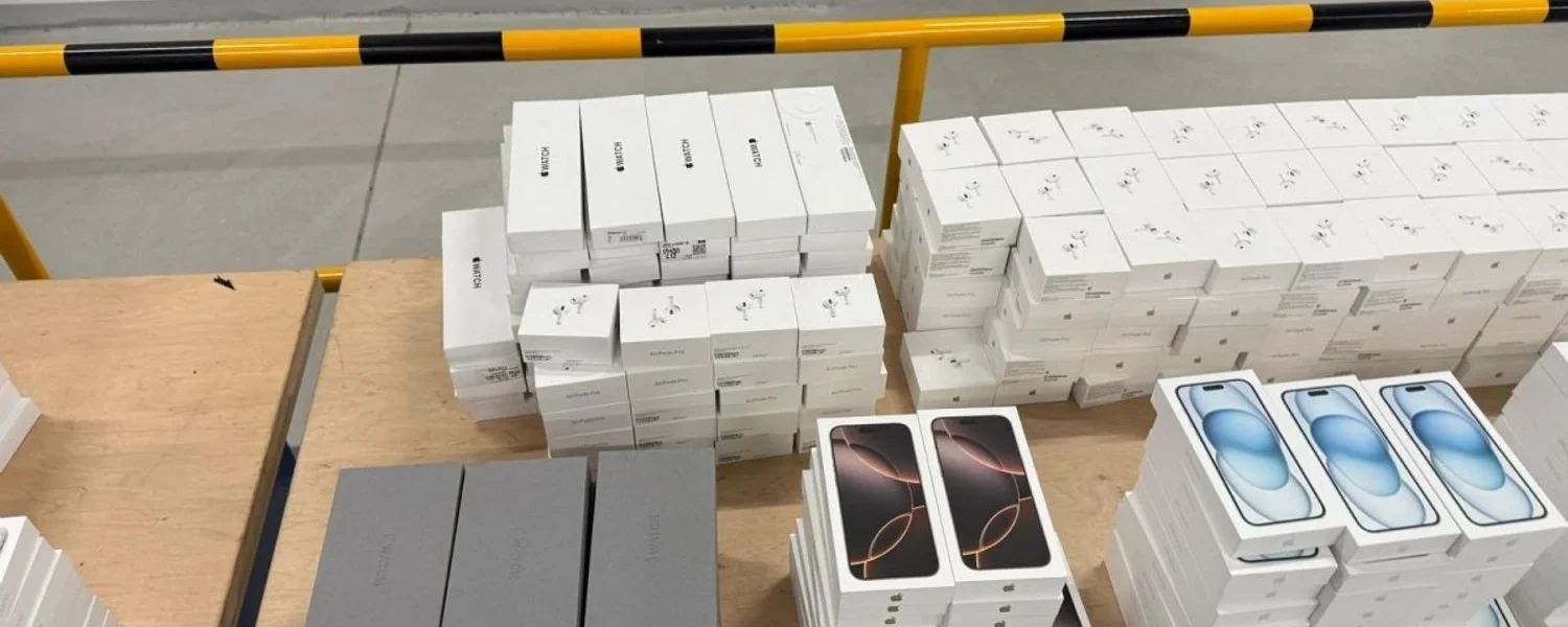 iPhone, AirPods та Apple Watch на 35 мільйонів: на кордоні зупинили нафарширований