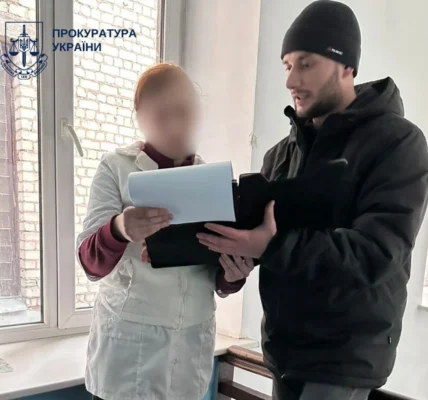Лікарка отримала підозру через смерть 8-річної дівчинки з пневмонією у Києві
