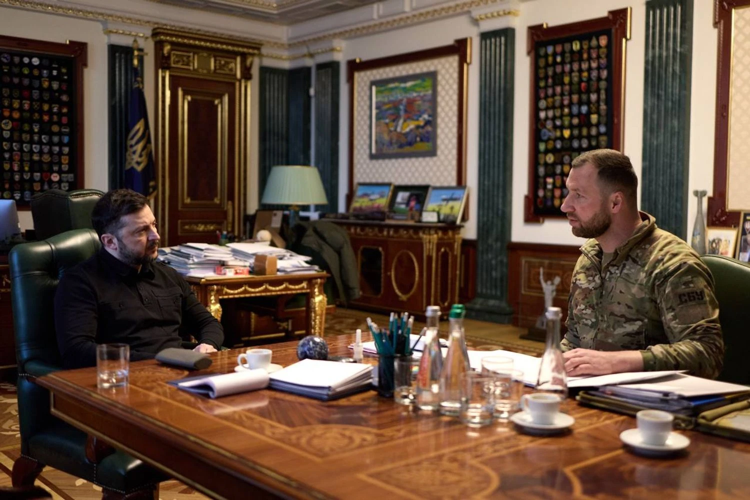 Погодив нові бойові операції: Зеленський зустрівся із керівником СБУ Хмарою