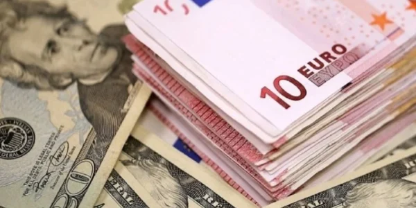 НБУ встановив офіційний курс на 22 січня: долар та євро дешевшають