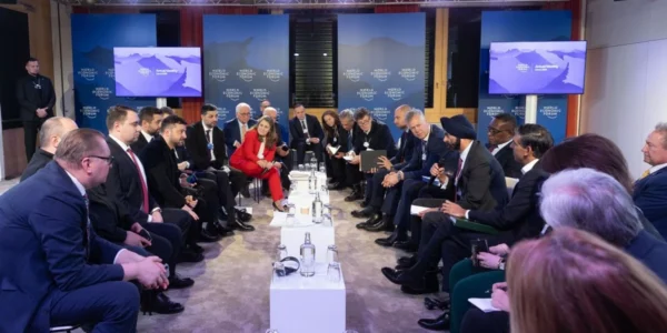 Зеленський обговорив у Давосі відновлення України та гарантії безпеки з міжнародними інвесторами та бізнесом