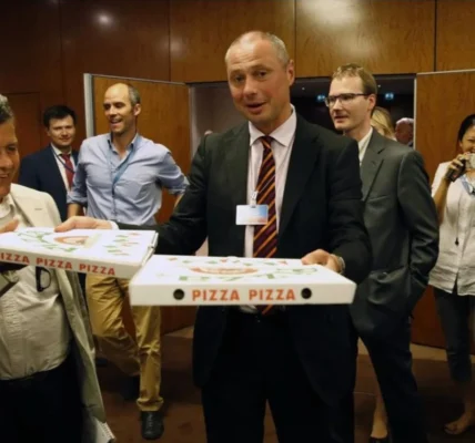 Народився у Харкові і вербував найманців в Сирії для