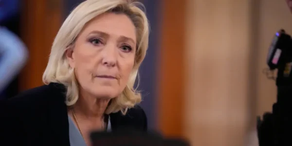 Французькі прокурори вимагають заборонити Марін Ле Пен участь у виборах на п