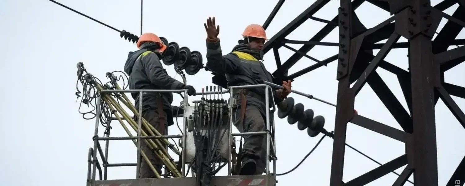 Ситуація в Києві залишається важкою через низькі температури: енергетики працюють цілодобово