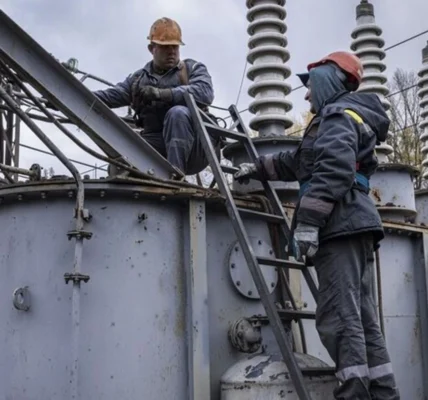 В усіх регіонах України 16 лютого діятимуть графіки погодинних відключень світла