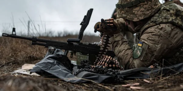 На фронті зафіксували близько 50 атак, ворог активний на Гуляйпільському та Покровському напрямках - Генштаб