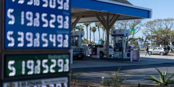 Війна з Іраном спровокувала стрімке зростання цін на пальне в США